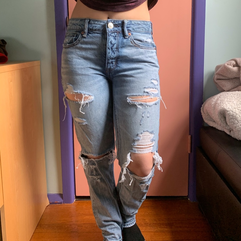 AE tomgirl ripped jeans